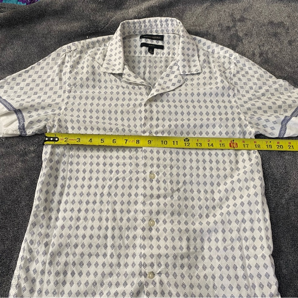 Banana Republic White and Blue Geometric Patterned 100% Cotton Button Down Shirt - Picture 9 of 11